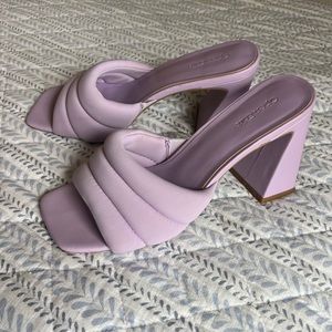 Open Edit Lavender Heel